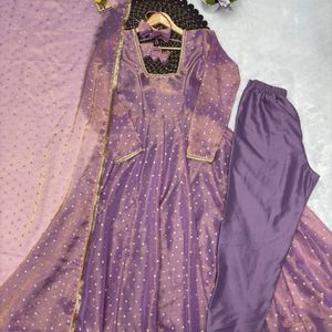 Ensemble de robe longue entièrement cousue en tissu doux NC Moss Butty avec pantalon en micro-coton épais et dupatta à bordure en dentelle pour femme - Product Image 1