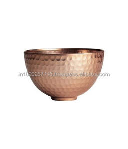 Bol de service en cuivre pur fabriqué à la main, idéal pour les restaurants de style indien, les occasions de repas en famille, les fêtes et la décoration. - Product Image 4