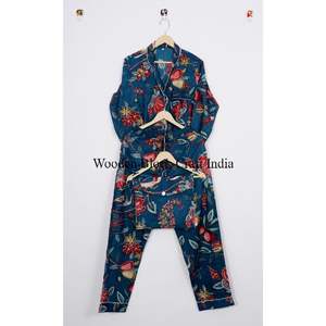 Ensemble de pyjama en coton indien imprimé à la main, vêtements de nuit élégants et tendance pour femmes et hommes, respirant, 100% coton pour l'été - Product Image 5