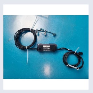 Amplificador de Fibra Óptica Digital KEYENCE FS-V31+FS-V32 Usado Como Está, Piezas de Equipos Semiconductores Legados - Product Image 2