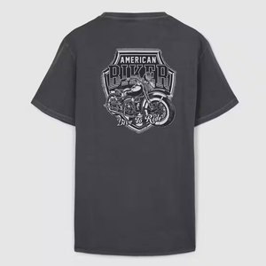 เสื้อยืดแขนสั้นสีเทาเข้มสำหรับผู้ชาย พิมพ์ลายโลโก้ด้านหน้า ทรงลำลอง ผ้าคอตตอนเจอร์ซีย์ คอกลม - Product Image 4