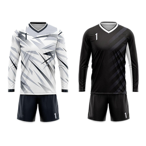Uniformes de Fútbol para Hombre de Alta Calidad 100% Poliéster, Diseña Tu Propio Conjunto, Colores y Tallas Personalizables, Precios al Por Mayor - Product Image 4