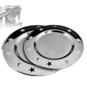 Nouvel arrivage de forme ronde couleur argent décoration métal pour assiette chargeur fournitures de vaisselle de mariage fantaisie uniques écologiques - Product Image 1