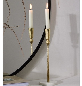Candelabro Alto de Metal Dorado de Lujo con Base de Mármol Blanco, Elegante Soporte Decorativo para Sala de Estar, Mesa de Comedor y Bodas - Product Image 1