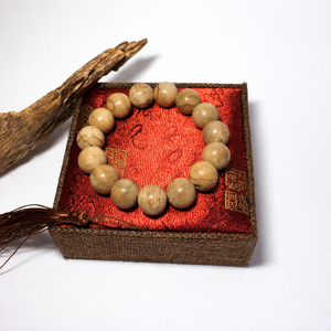 Pulsera de cuentas redondas de madera de agar natural - Product Image 6