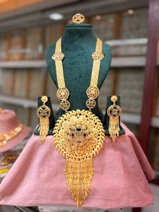 Collar de cobre chapado en oro de 24 quilates de inspiración india de estilo italiano Vintage 2024, conjunto de joyería de moda con tachuelas de diamantes, directo de EE. UU. - Product Image 3