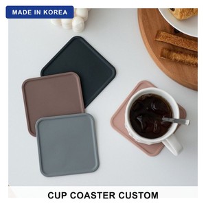 Sottobicchiere Quadrato in Silicone Coreano con Logo Personalizzato Stampato o Inciso, Antiscivolo e Resistente al Calore per Caffetterie - Product Image 1