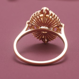 Anillo de Compromiso y Boda con Halo de Diamantes Amarillos Ovalados Certificados por IGI, con Diamantes de Acento en Oro de 18K - Product Image 4