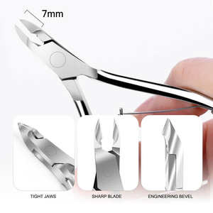 Cortacutículas y Pinza Profesional de Acero Inoxidable de Alta Calidad 5 en 1 con Agarre Cómodo, Acabado en Oro Rosa, Empaque en Caja ANAAIF - Product Image 3