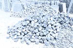 Dalles en pierre calcaire foncée, taillées à la main, en forme de cube, pour allées extérieures, patios, jardins, aménagements paysagers, blocs de pierre, finition rustique - Product Image 6