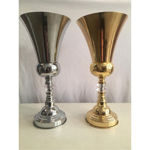 Vase à fleurs en métal cannelé argenté de luxe, centre de table moderne, vases trompettes hauts pour décoration de mariage, vase floral élégant en fer pour table - Product Image 2