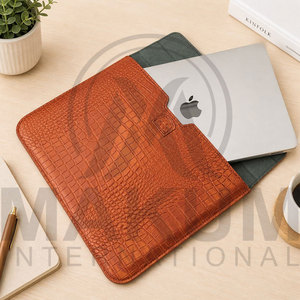 Housse pour ordinateur portable en cuir texturé crocodile marron pour ordinateurs portables de 13 à 15 pouces - Product Image 3