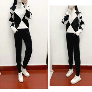 ชุดเซ็ต 2 ชิ้น เสื้อสเวตเตอร์ถักลายพิมพ์ลำลองสำหรับผู้หญิง แฟชั่นเกาหลี คอสูง สไตล์กอล์ฟ ชุดกีฬาฤดูใบไม้ร่วงฤดูหนาว ผ้าฝ้าย 100% - Product Image 3