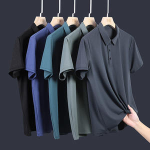 เสื้อโปโลผู้ชายสีพื้น ผ้าโพลีเอสเตอร์กันยับ แขนสั้น สวมใส่สบาย เหมาะสำหรับกอล์ฟ รับผลิตแบบ OEM และติดฉลากส่วนตัว - Product Image 1