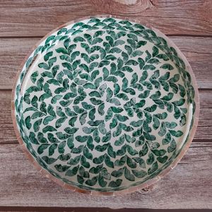 Plateau exquis en nacre, orné de motifs en mosaïque décoratifs, pour un service élégant sur la table et une décoration intérieure raffinée. - Product Image 5