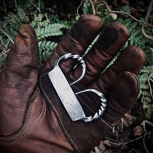 UMAR FAROOQ Allume-feu en acier industriel de qualité supérieure, en acier à haute teneur en carbone, type corne de bœuf, pour le bushcraft, le camping et la survie - Product Image 2