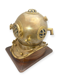 Casco de Buceo Compacto Hecho a Mano de Acero y Latón de 6 Pulgadas, Escultura Decorativa Náutica con Acabado en Latón Plateado - Product Image 3