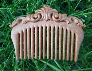 Peine de Madera Maciza Tallado a Mano con Forma Personalizada, Pulido y Duradero, Estilo Náutico, para Mujer, Novia, Dama de Honor, Regalo, Recuerdo - Product Image 6