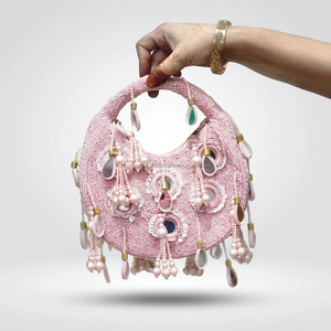 Sac à main rond rose perlé avec pompons en perles et détail miroir |   Pochette ethnique artisanale pour mariée, sac de fête de mariage pour femmes - Product Image 4