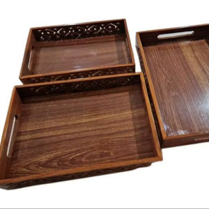 Ensemble de trois plateaux de service en bois sculptés à la main, décoration de mariage, plateau personnalisé - Product Image 1