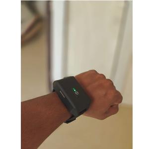 Reloj SOS de Seguridad Personal de Alta Calidad con Botón de Pánico, Rastreo GPS y Detección de Caídas para el Cuidado de Personas Mayores, Disponible para la Venta - Product Image 3