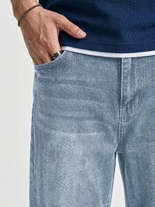 Pantalon en jean délavé à jambe large avec motif imprimé, coupe classique, options de patchwork personnalisé et de marque privée pour les marques de mode - Product Image 3