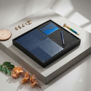 Ensemble cadeau de luxe Aurelux : agenda en cuir, porte-cartes, stylo, papeterie de bureau haut de gamme, planificateur d'affaires, 192 pages, plaque métallique - Product Image 5