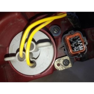 ไฟท้ายรถคาร์นิวัลมือสอง ขวา รุ่น 92402A9500 - Product Image 6