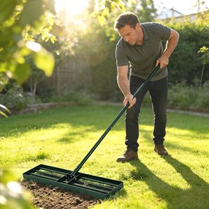 Rastrello Livellante per Prato in Acciaio Inox Resistente 30'' X 10'' con Manico da 66,5'' per Giardini e Campi da Golf - Product Image 2