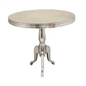 Table basse ronde moderne en aluminium argenté, grande table d'appoint en métal poli avec base trépied pour salon de luxe - Product Image 1