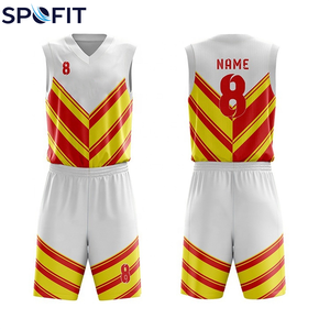 Tenue de basketball personnalisée, maillot et short en polyester respirant, uniforme d'équipe sublimé avec logo personnalisé - Product Image 2