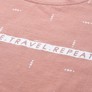 Camiseta de punto casual de verano para mujer con lavado ácido, estampado personalizado, apliques de diamantes rosas con lentejuelas, bordado, botones y remaches con orificios. - Product Image 2