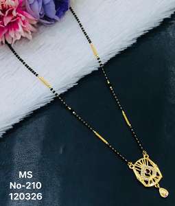 Conjunto de Collar Mangalsutra Chapado en Oro de Última Moda para Mujer |   Joyería nupcial india tradicional con cuentas negras - Product Image 6