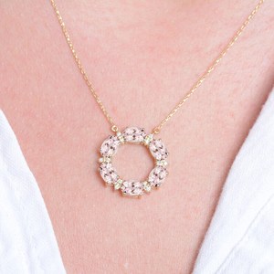 Colgante de Morganita en Plata de Ley 925 con Baño de Oro de 14K, Diseño Floral en Forma de Corona, Color Rosa, Regalo Elegante para Novia - Product Image 6