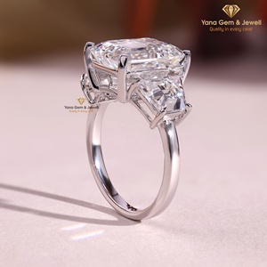 Anillo de Compromiso de Diamante Cultivado en Laboratorio CVD, Corte Esmeralda, 5.00 Quilates, Color F, Claridad VVS2, Certificado IGI, Oro Sólido de 14K - Product Image 3