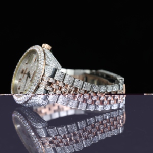 Reloj de Lujo Unisex de Acero Inoxidable con Incrustaciones de Diamantes Moissanite y Cristal de Zafiro, Analógico de Cuarzo con Visualización de Fecha, 41 mm, Botón de Presión - Product Image 4