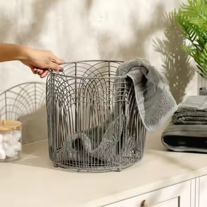 Panier à linge en fil métallique doré à motif hexagonal Ultimate Choice, bac de rangement en maille métallique pour vêtements, jouets, couvertures, organisateur - Product Image 5