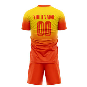 Uniforme de Fútbol Personalizado con Diseño de Atardecer |   Uniforme de Fútbol Sublimado de Alta Calidad en Amarillo-Naranja |   Equipo de Entrenamiento Profesional para Clubes Deportivos - Product Image 3