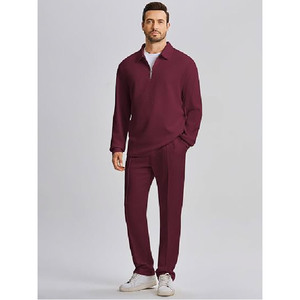 Conjunto Deportivo Personalizado de Alta Calidad para Hombre, Color Vino Tinto, Texturizado, con Cuello Camisero, Sudadera con Cierre de 1/4, Pantalones Deportivos de Tela Jacquard - Product Image 5