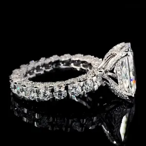 Anillo de Compromiso con Diamante Cultivado en Laboratorio, Corte Radiante, 6.20 Ct, Certificado IGI, Oro Blanco de 14k - Product Image 3
