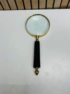 Lupa de 4'' con mango de resina de diseño y acabado en latón antiguo |   Lente de Lectura e Inspección Portátil Vintage - Product Image 6