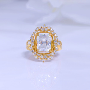 Anillo de Compromiso de Moissanita Chapado en Oro, Corte Esmeralda, Engaste Pavé, Anillo de Cóctel, Joyería de Moda Glam para Mujer - Product Image 5