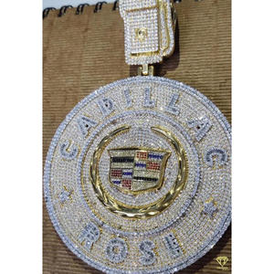 Exclusivo colgante de coche de lujo con piedras de diamante moissanita de primera calidad y un elegante estilo hip hop. - Product Image 5