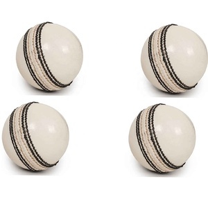 Cuir de haute qualité adapté aux matchs de club et aux tournois - Balles de cricket en cuir blanc chez Qasaab Gloves Company - Product Image 3