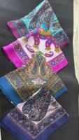 Écharpes carrées de luxe pour femmes 100 % soie pure, imprimées à l'écran, motif camouflage, finition artisanale, écologiques, prêtes à l'exportation, haut de gamme