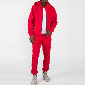 Conjunto Deportivo Unisex de 2 Piezas, Sudadera con Capucha de Felpa de Algodón con Bordado, Corte Regular, Pantalones Jogger Cargo Bordados para Invierno - Product Image 3