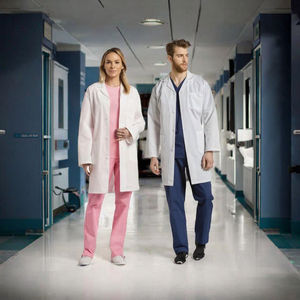 เสื้อกาวน์แพทย์สำหรับผู้ชายไซส์ใหญ่ น้ำหนักเบา ชุดยูนิฟอร์มโรงพยาบาล ผ้าสีขาวปลอดภัยพร้อมระบบตรวจจับเข็ม - Product Image 2