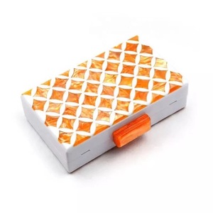 Boîte à bijoux en résine en forme d'ananas, motif blanc et orange, décoration artistique sur le thème alimentaire, artisanat - Product Image 3