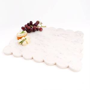 Tabla de Cortar Rectangular FAIZA CRAFT Hecha a Mano de Resina Ecológica, Resistente y Apta para Lavavajillas, con Mango de 1.5cm de Grosor - Product Image 1