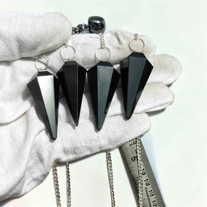 Pendule en tourmaline noire artisanal pour la protection contre les énergies négatives - Vente en gros - Product Image 1